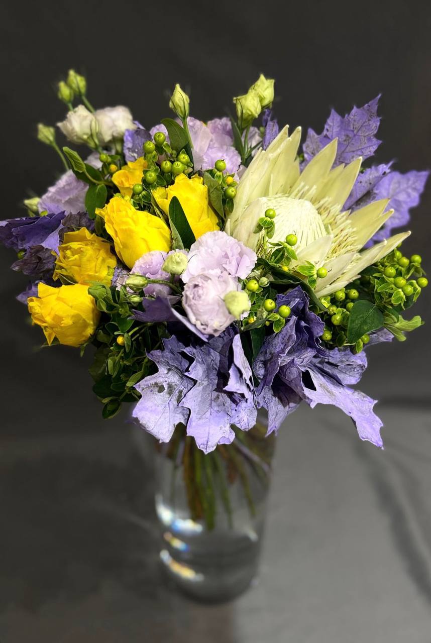 ANNIE - Designer Bouquet with Protea “Wild Elegance” - Image 1 of 1 | Avenue Des Fleurs