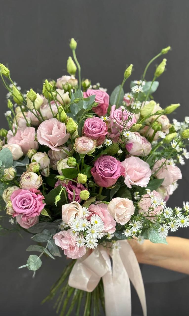 ՆԱՏԱԼԻ - Վարդերի և էվստոմայի նուրբ դուետ - Image 1 of 1 | Avenue Des Fleurs