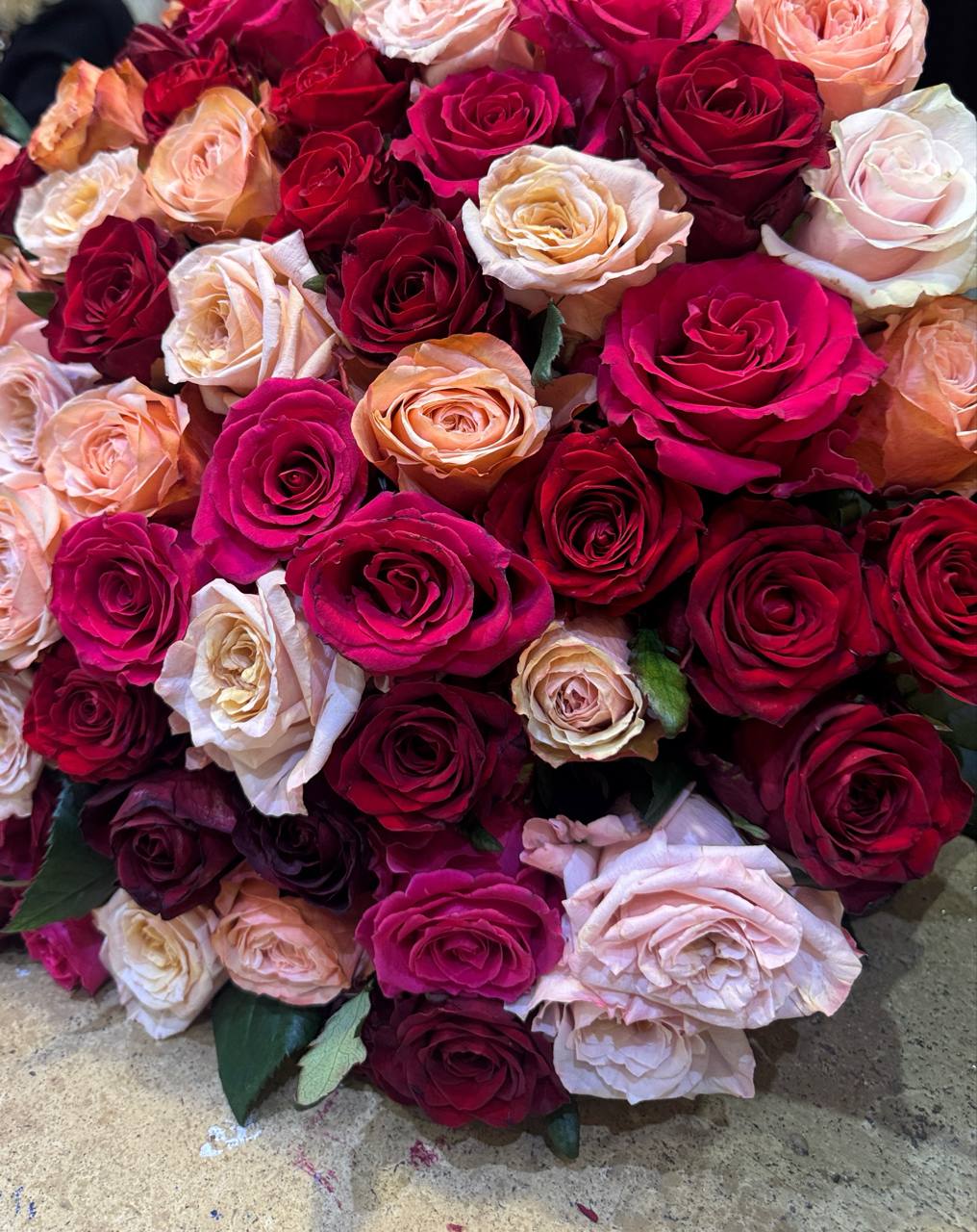 Elegant Rose Bouquet - Thumbnail 2 of 2 | Avenue Des Fleurs